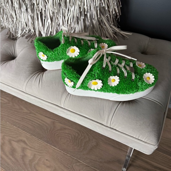 Dolls Kill Grass Green Daisy Sneakers - Picture 3 of 6